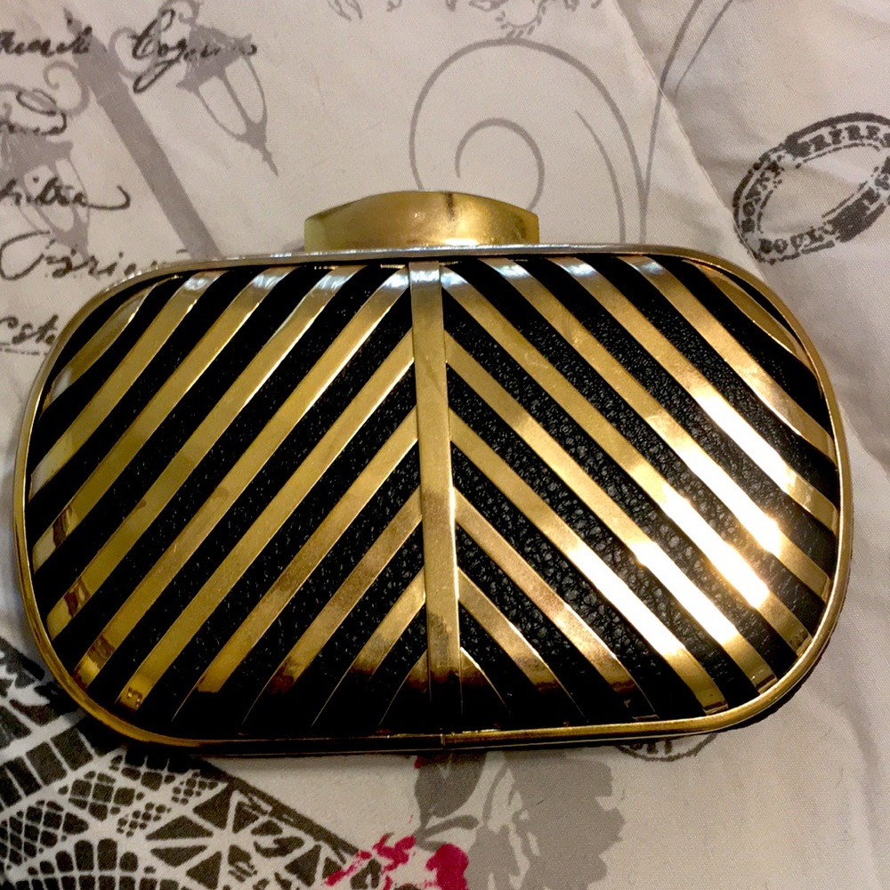 Gently Used Clutch No Chain